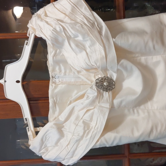 Silk Wedding Gown Alfred Angelo Peplum Sweetheart Neckline Detachable Train - Picture 16 of 17